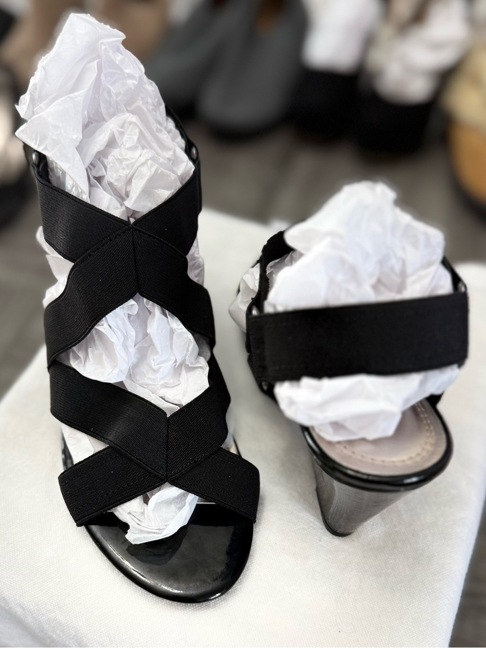 Size 9 Laura Scott Nantucket Black Cross-Strap Wedge Sandals